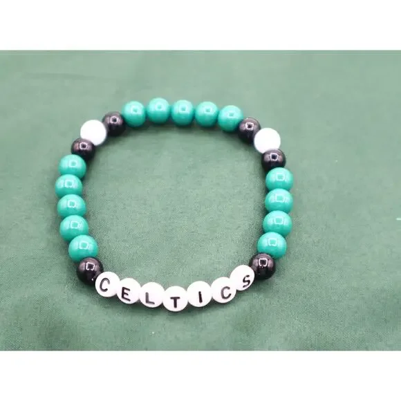 Beaded bracelet made with glass beads perfect for St. Patrick's Day. - Picture 2 of 6